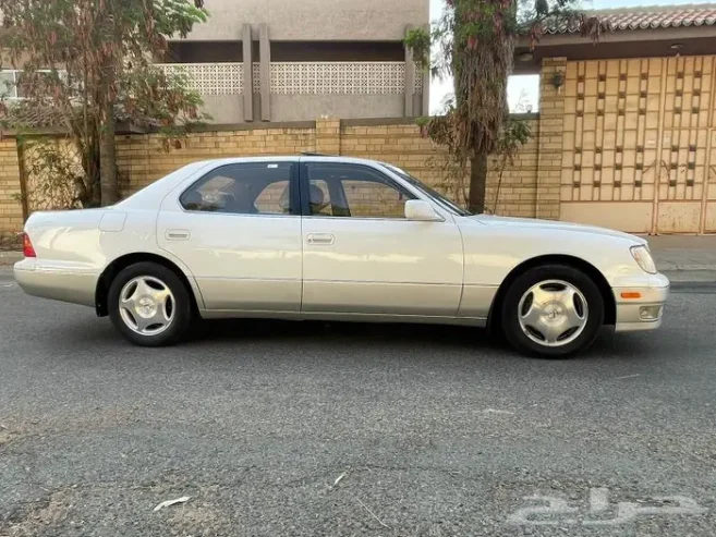 ليكزس فاخر ls 400