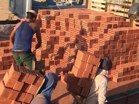 طوب احمر طفلي للبناء من مصنع الامل