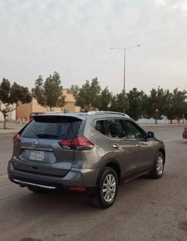 نيسان اكس تريل