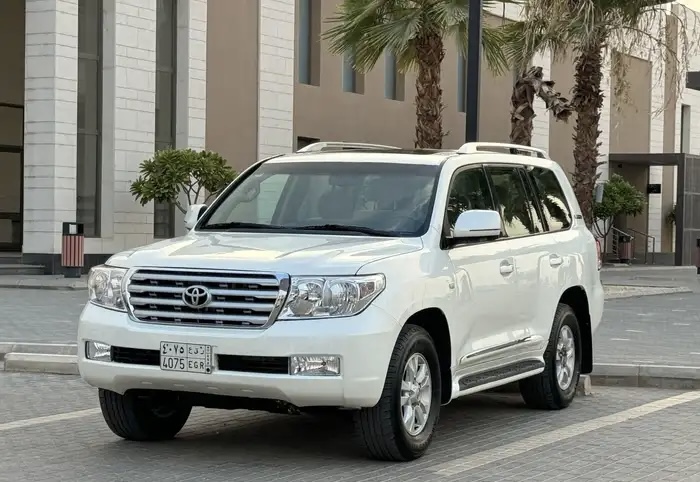 تيوتا لاند كروزر GXR 2011