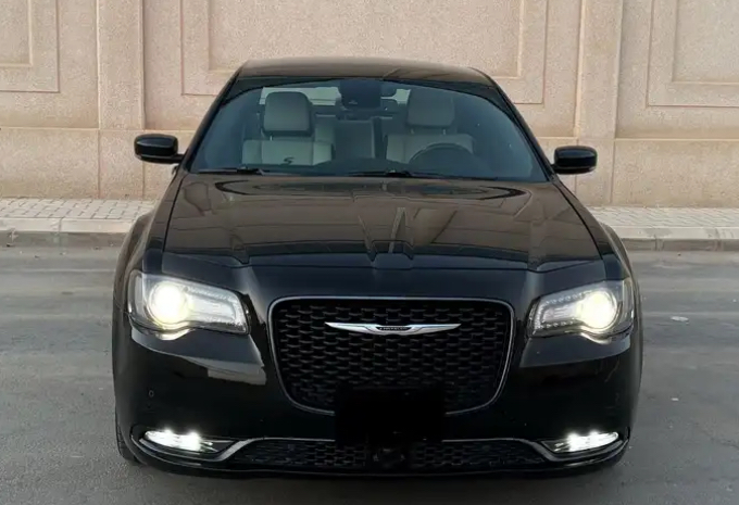 كرايزلر c300 2021